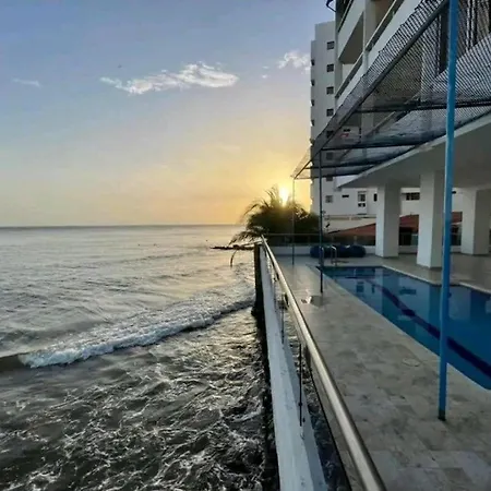 Laguito Neighborhood Marinares Apartamento