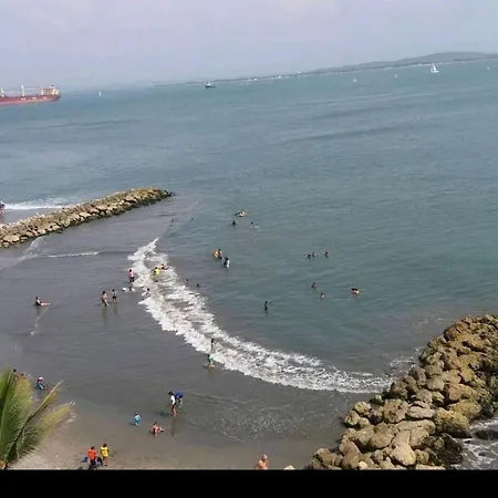 Laguito Neighborhood Marinares
