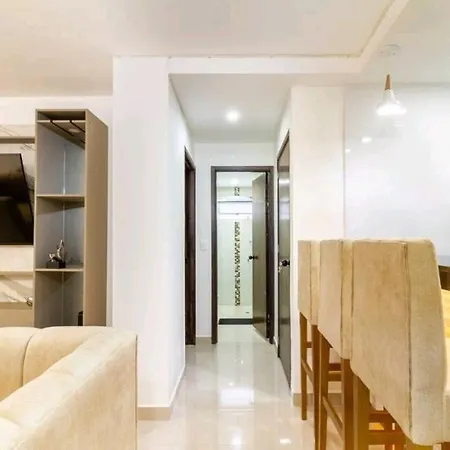 Laguito Neighborhood Marinares