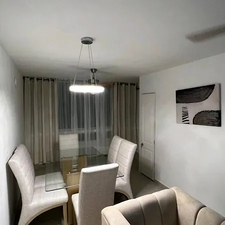 Laguito Neighborhood Marinares