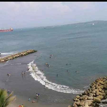 Laguito Neighborhood Marinares